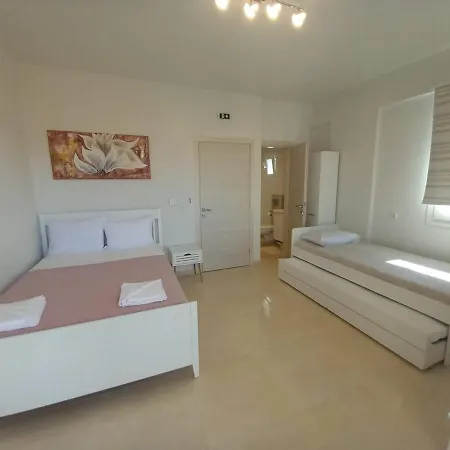 Elenis House Lägenhet Néa Péramos
