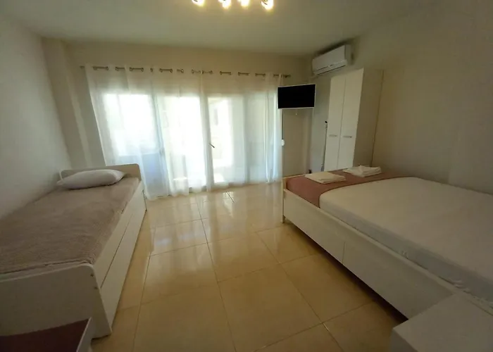 Appartement Elenis House *